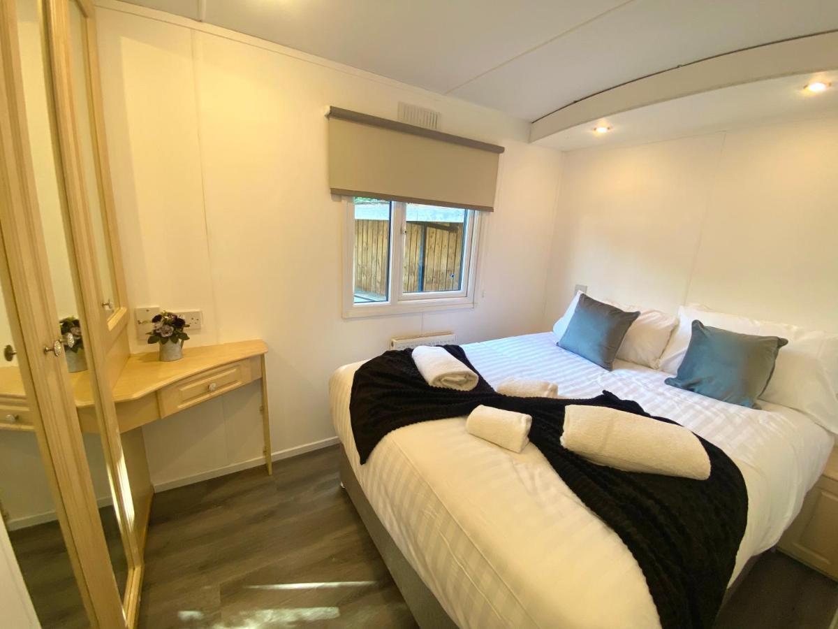 Elletson Park Wood Fired Hot Tubs, Caravans & Pods Pilling Dış mekan fotoğraf