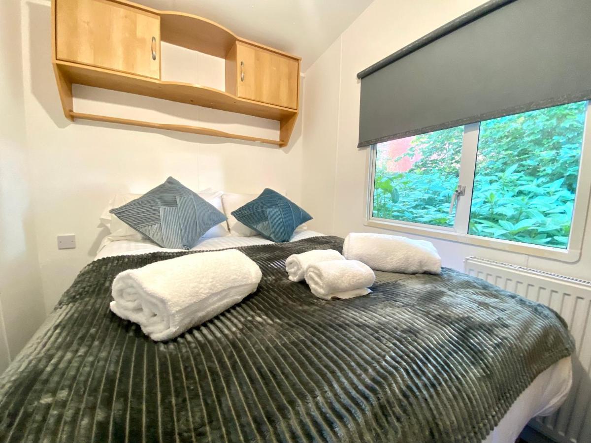 Elletson Park Wood Fired Hot Tubs, Caravans & Pods Pilling Dış mekan fotoğraf