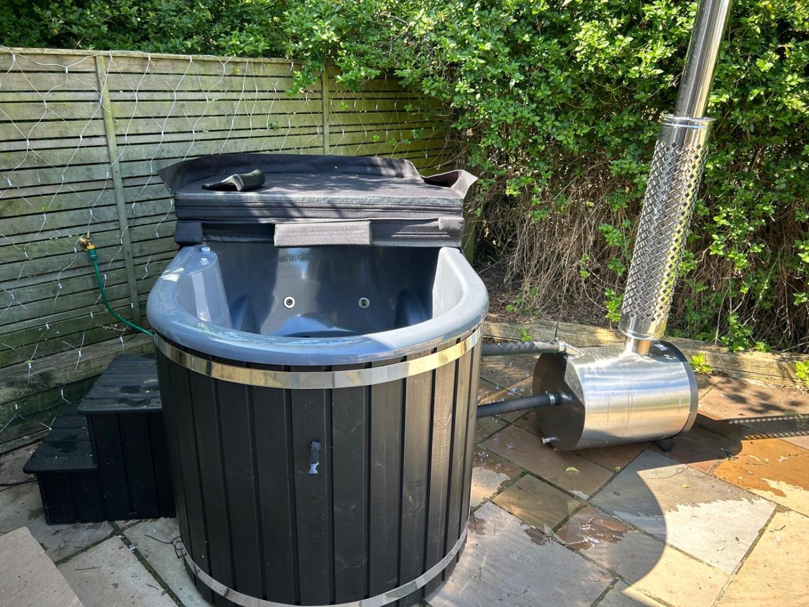 Elletson Park Wood Fired Hot Tubs, Caravans & Pods Pilling Dış mekan fotoğraf